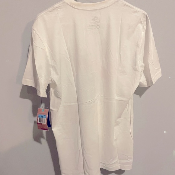 BNWT Nike Mens Sportswear T-Shirt New - Picture 2 of 4